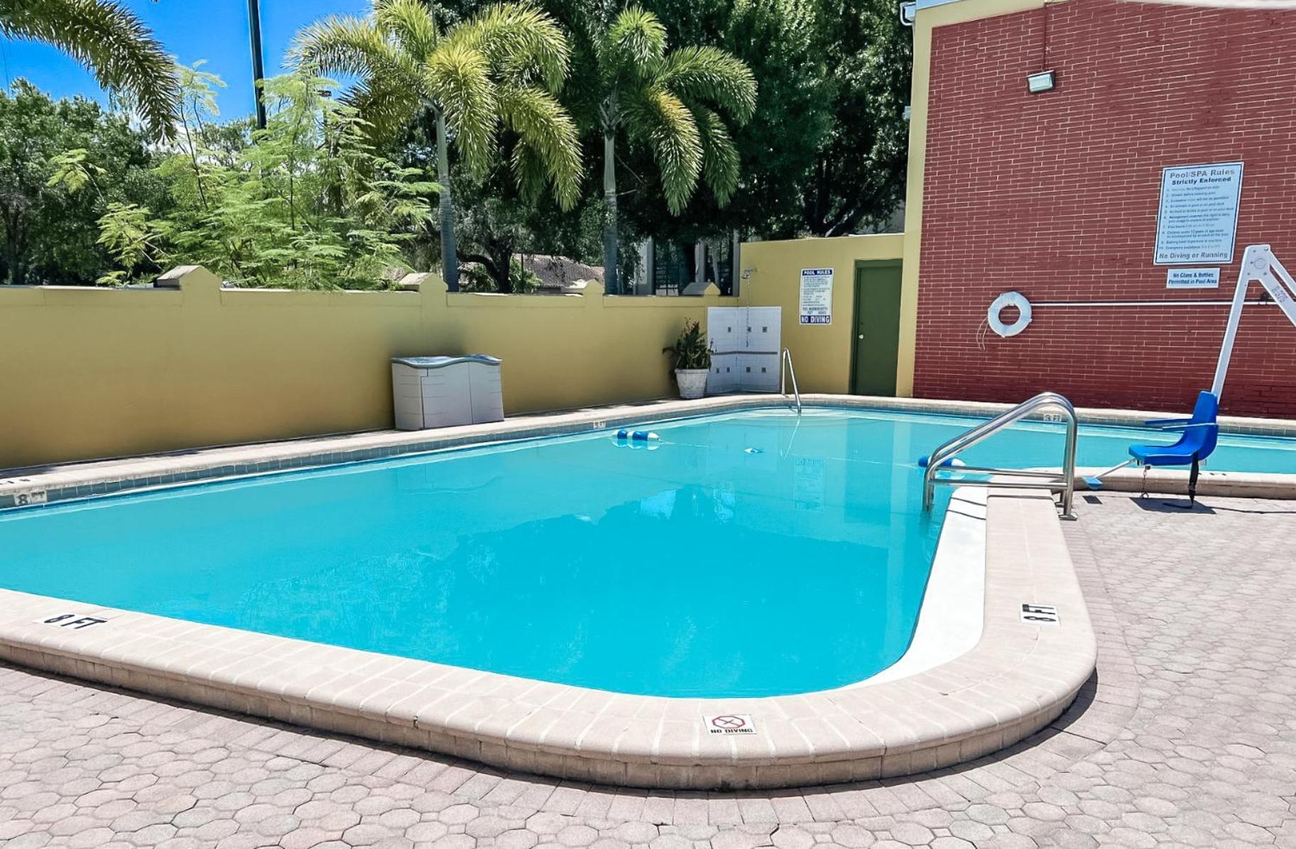 Quality Inn Airport - Cruise Port Tampa Eksteriør bilde